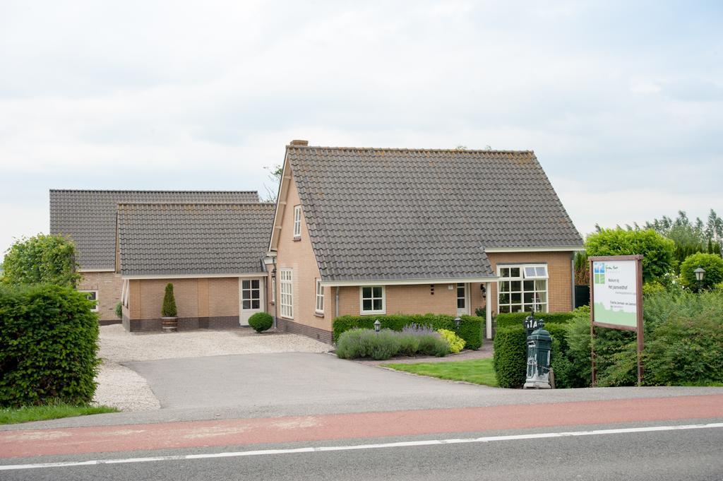 Het Jaarsveldhof Bed and Breakfast Montfoort Exteriör bild