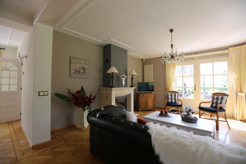 Het Jaarsveldhof Bed and Breakfast Montfoort Rum bild